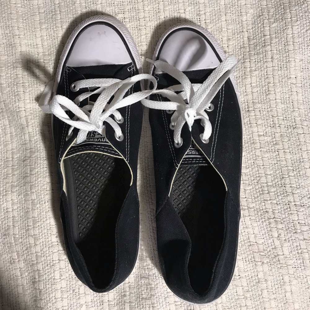Low top black converse